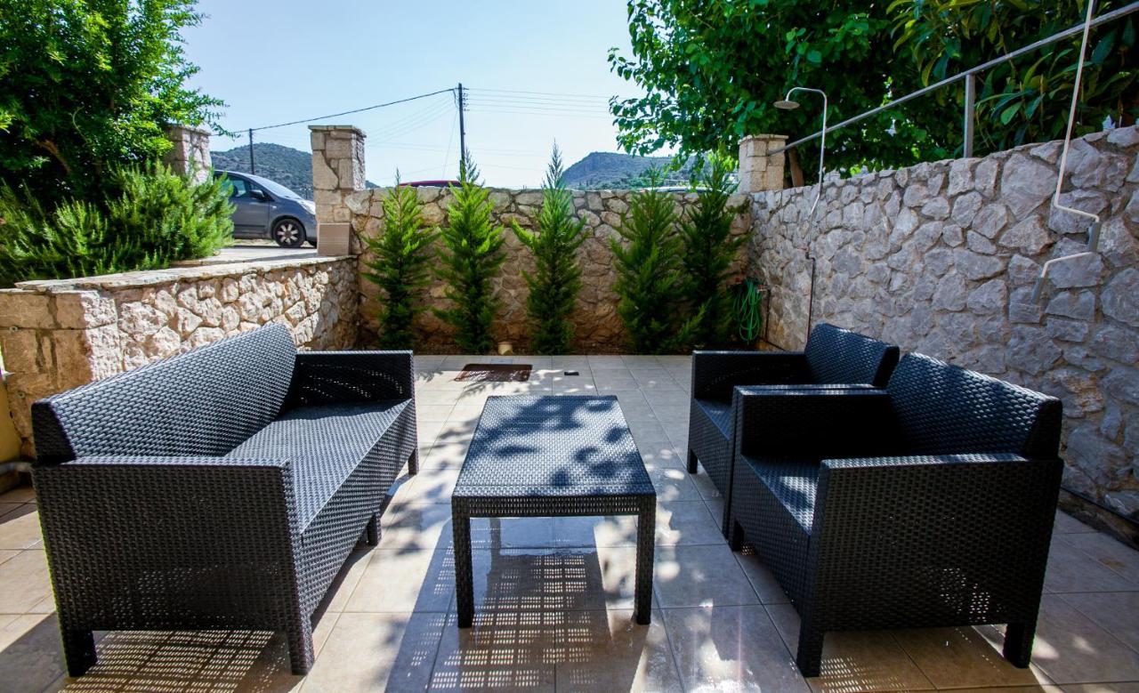 Nafplio Small Apartment - II ภายนอก รูปภาพ